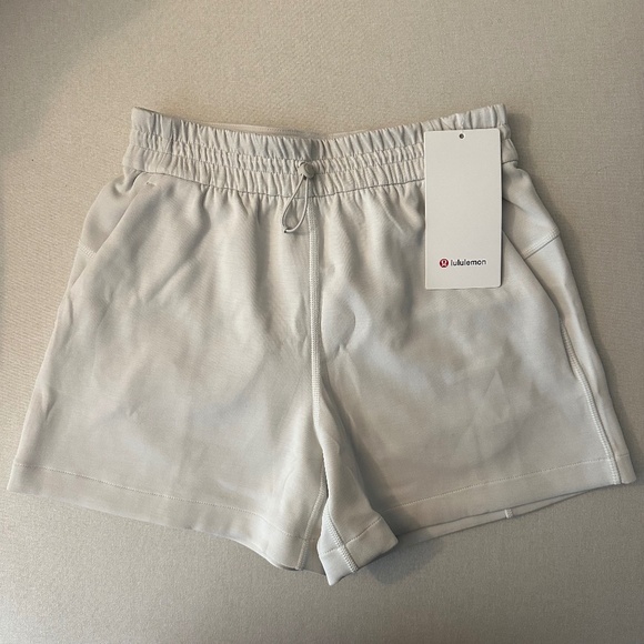 Lululemon Softstreme High-Rise Short 4" Bone - Picture 4 of 6